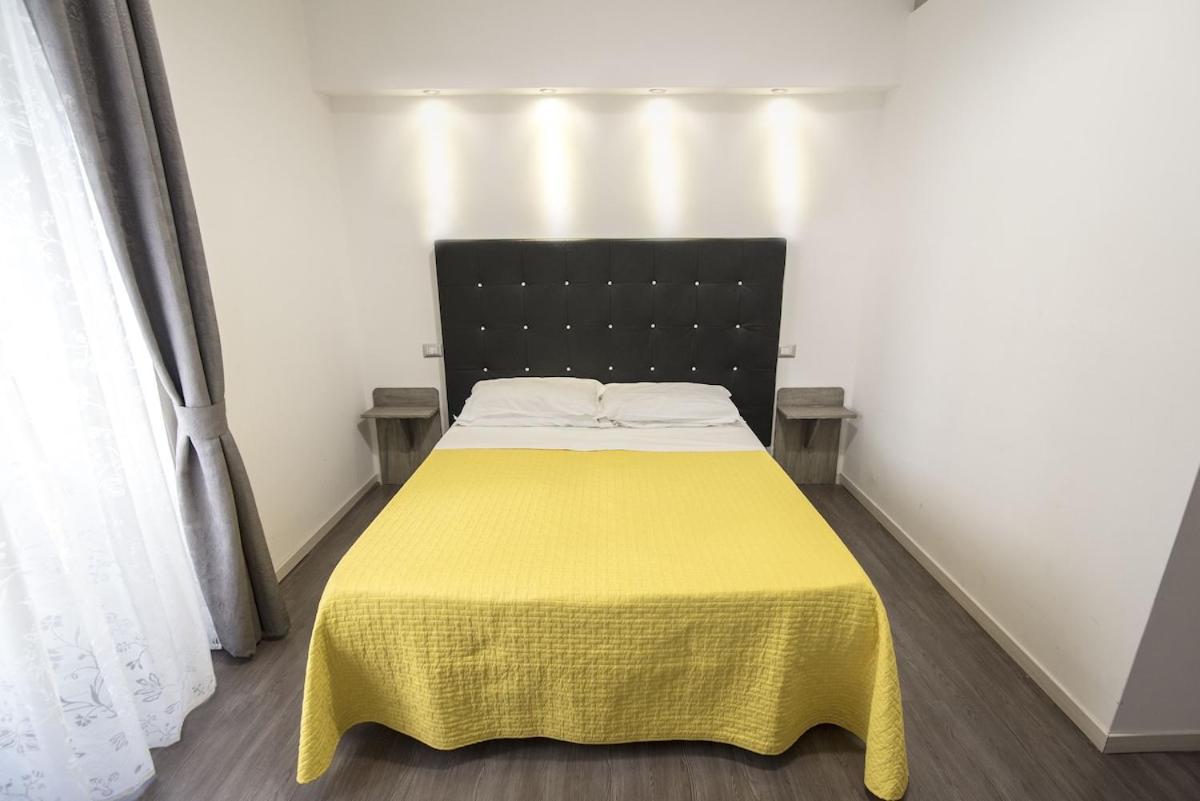 Donna Luisa Bed & Breakfast Napoli Bagian luar foto